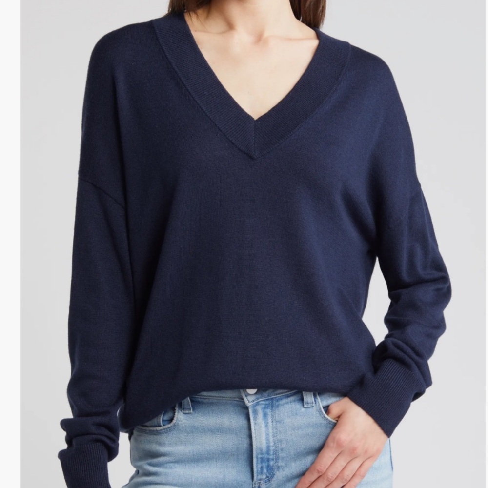 NWOT Treasure & Bond V Neck Sweater